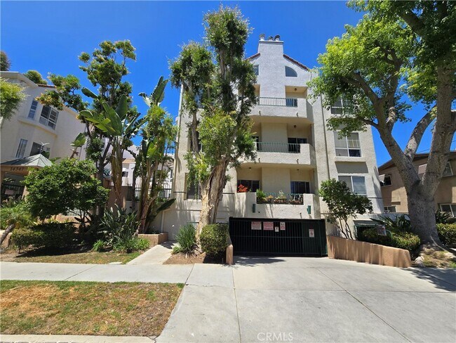 14347 Albers St in Los Angeles, CA - Building Photo - Building Photo