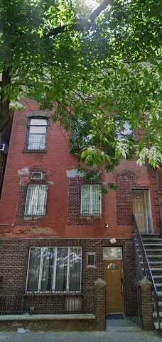 164 Ross St in Brooklyn, NY - Building Photo