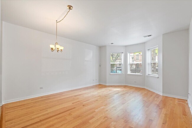 1022 S Racine Ave in Chicago, IL - Building Photo - Building Photo