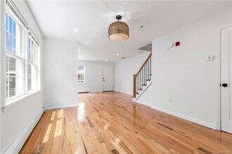 19 Maple Ave-Unit -B in Harrison, NY - Building Photo - Building Photo