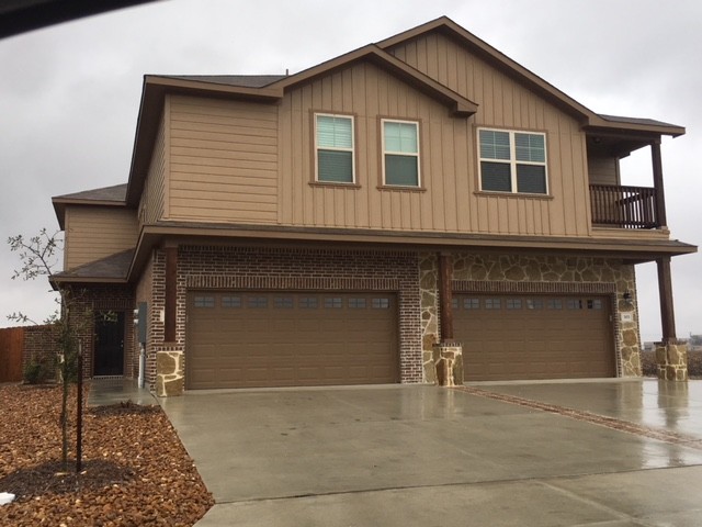 Creekside Curve 2-story duplex