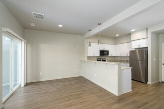Avery Estates Townhomes in Hayden, ID - Building Photo - Interior Photo