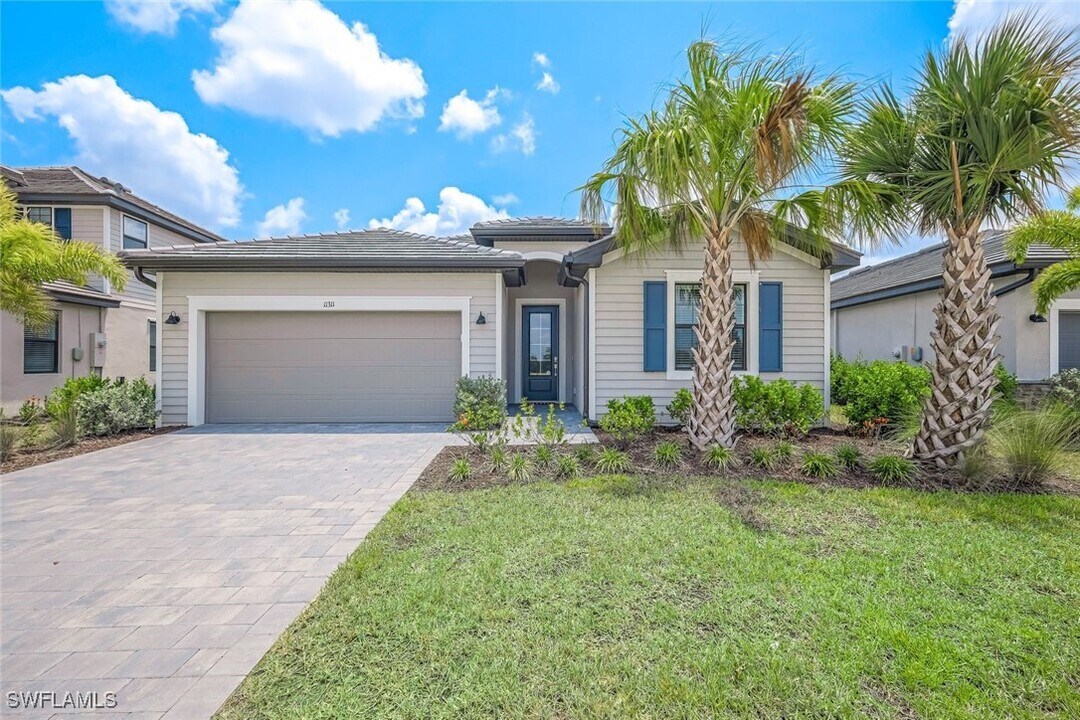 11311 Timber Creek Dr in Ft. Myers, FL - Building Photo