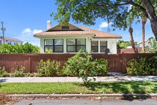 517 55th St in West Palm Beach, FL - Building Photo