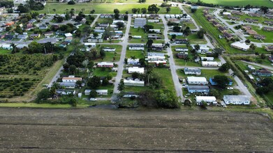 Ridgeway Mobile Home Park in Pahokee, FL - Building Photo - Building Photo