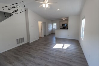 3322 E St Charles Rd in Columbia, MO - Building Photo - Building Photo