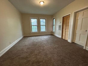 666 Sims Ave in St. Paul, MN - Foto de edificio - Building Photo