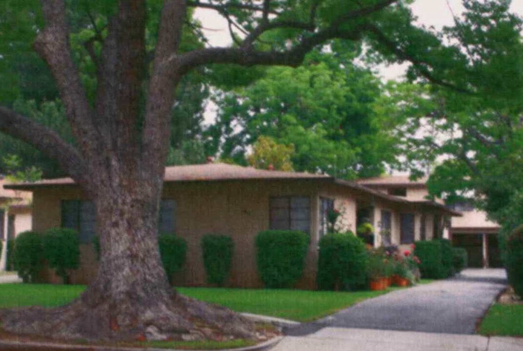 144 Sierra Bonita N Ave in Pasadena, CA - Building Photo