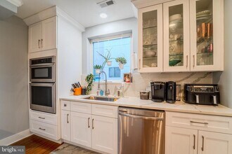 617 McClellan St in Philadelphia, PA - Building Photo - Building Photo