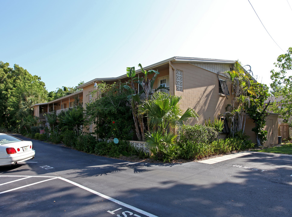 Adair Lake Villas in Orlando, FL - Building Photo