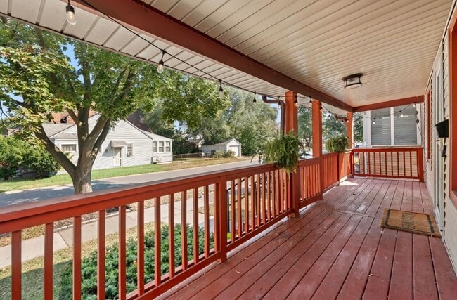 243 Edgewood Pl in Ferndale, MI - Building Photo - Building Photo