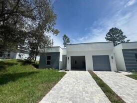 9187-9189 N Travis Dr in Citrus Springs, FL - Building Photo