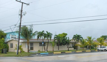 109 SE 9th St in Hallandale Beach, FL - Foto de edificio - Building Photo