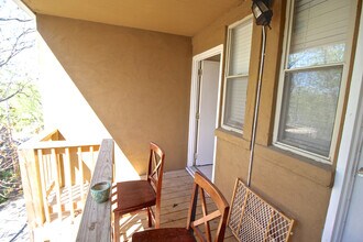 The Coleman - 809-811 E 42nd in Kansas City, MO - Building Photo - Interior Photo