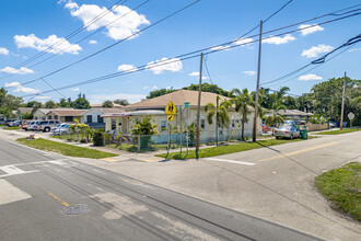 400 NE 4th St in Pompano Beach, FL - Building Photo - Building Photo