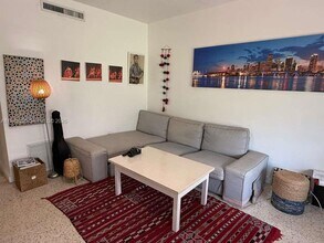 8420 Byron Ave in Miami Beach, FL - Building Photo - Building Photo