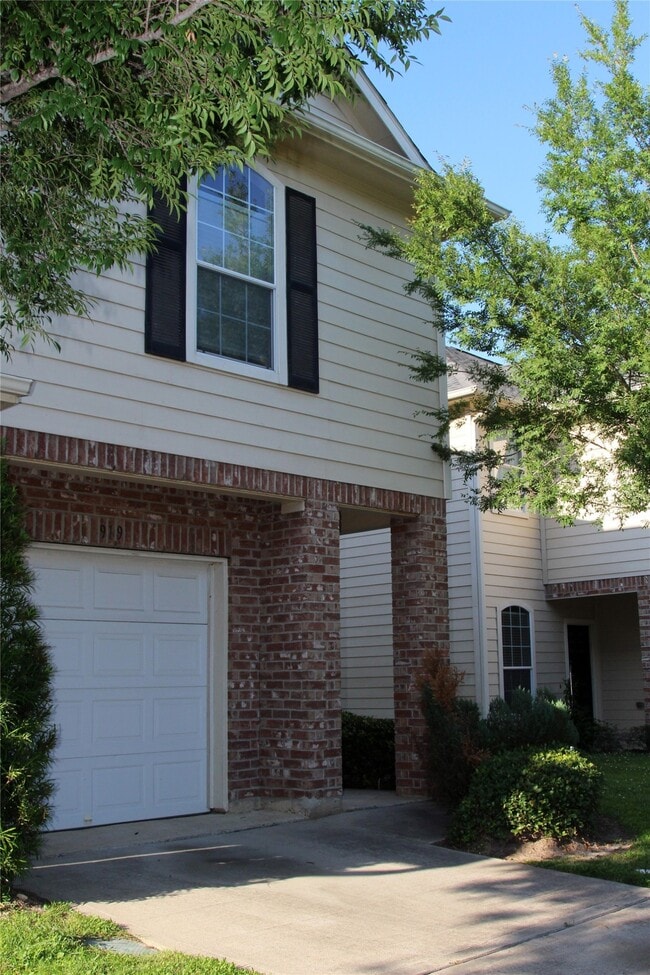 property at 919 Sterling Creek Cir