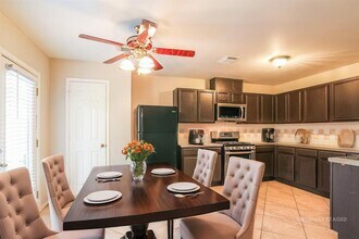 7811 Cedar View St in Baytown, TX - Building Photo - Building Photo