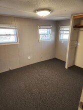 560 Cedar St in Springfield, NE - Building Photo - Building Photo