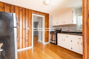 58 Atherton St, Unit 1R in Somerville, MA - Building Photo