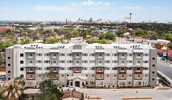 1515 Roosevelt Ave in San Antonio, TX - Building Photo