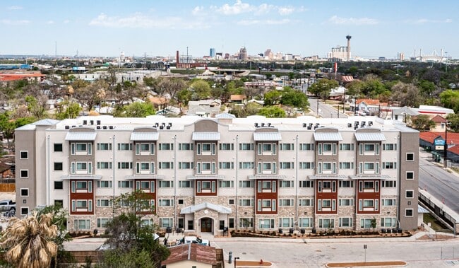 1515 Roosevelt Ave in San Antonio, TX - Building Photo - Building Photo