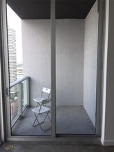151 SE 1st St, Unit 2404 in Miami, FL - Foto de edificio - Building Photo