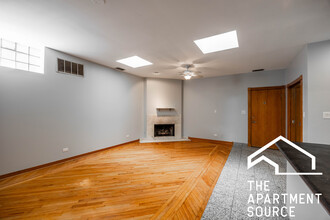 3205 N Leavitt St, Unit 4 in Chicago, IL - Foto de edificio - Building Photo