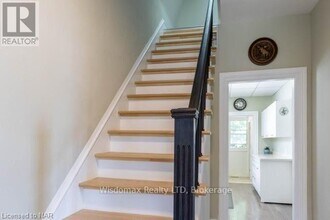 4466 Fourth Ave in Niagara Falls, ON - Foto de edificio - Building Photo