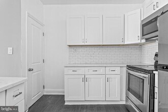 5427 Ridgewood St in Philadelphia, PA - Building Photo - Building Photo