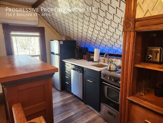 property at 716 E Boulder St