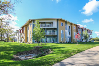 Artisan Square in Cottage Grove, WI - Building Photo - Building Photo