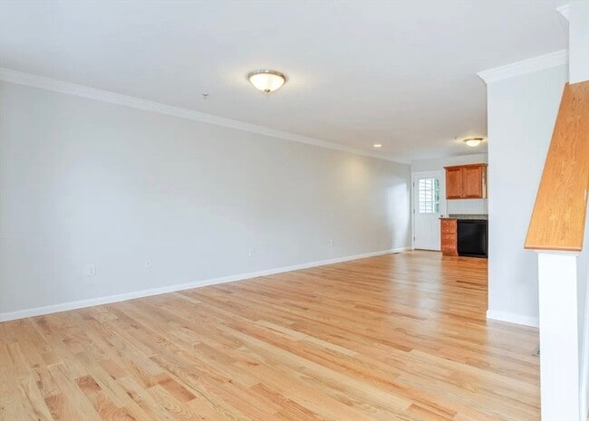 7 Merrimac Way in Tyngsboro, MA - Building Photo - Building Photo