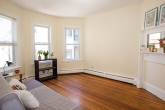 97 Calumet St, Unit 2 in Boston, MA - Building Photo - Building Photo