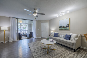 The Monroe Apartment Homes in Tallahassee, FL - Foto de edificio - Interior Photo