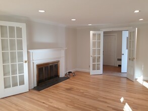 133 Winslow Rd in Newton, MA - Building Photo - Building Photo