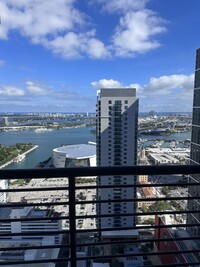 240 Biscayne Blvd, Unit 2609 in Miami, FL - Building Photo - Building Photo