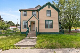 263 W Muskegon Ave in Muskegon, MI - Building Photo - Building Photo
