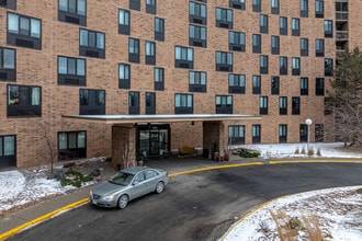 Wilder Park Condominiums in St. Paul, MN - Foto de edificio - Building Photo