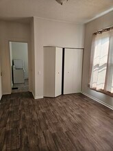 413 W Vine St, Unit 4 in Kalamazoo, MI - Building Photo - Building Photo