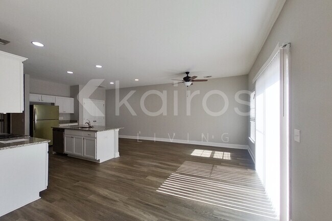 106 Regis Way in Richmond Hill, GA - Building Photo - Building Photo