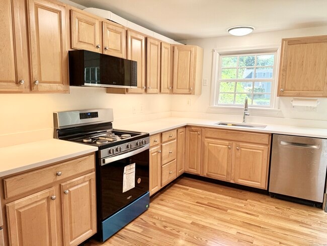 56 Stonybrook Rd in Fairfield, CT - Building Photo - Building Photo