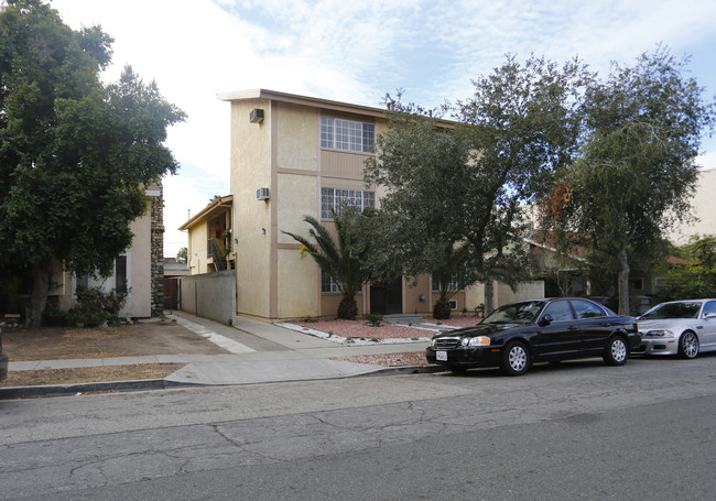 338 Vine St in Glendale, CA - Foto de edificio - Building Photo