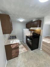 904 Sloan St-Unit -A in Crawfordsville, IN - Foto de edificio - Building Photo