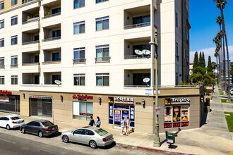 Arapahoe Plaza in Los Angeles, CA - Building Photo - Building Photo