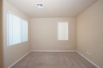 7659 Dewy Falls Ave in Las Vegas, NV - Building Photo - Building Photo