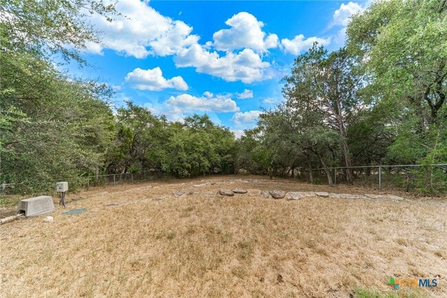 property at 1466 Bonnyview Dr