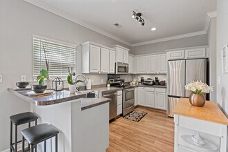 126 Ridge Bluff Rd in Mooresville, NC - Building Photo - Building Photo