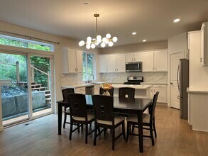 9213 Odin Way in Bothell, WA - Building Photo - Building Photo