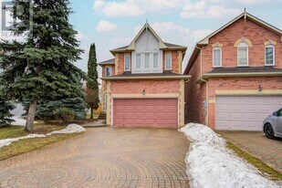 117 Halterwood Cir in Markham, ON - Building Photo